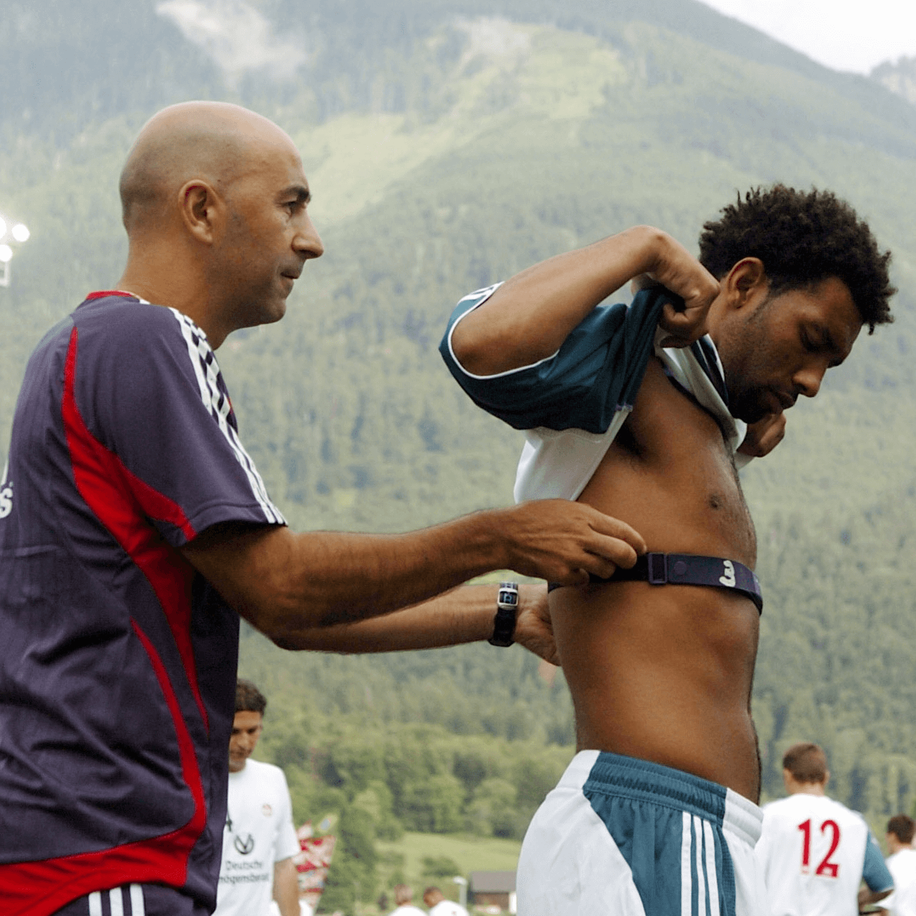 Jermaine Pennant gets a heart rate monitor fitted - football4football